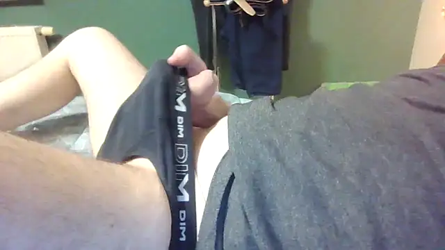 Snapshot of brtbrlss chatting on 10/30/25, 01:56 brtbrlss online show from 10/30/25, 01:56