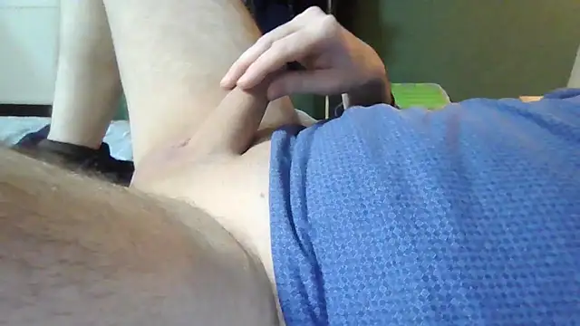 Snapshot of brtbrlss chatting on 12/03/25, 06:39 brtbrlss online show from 12/03/25, 06:39