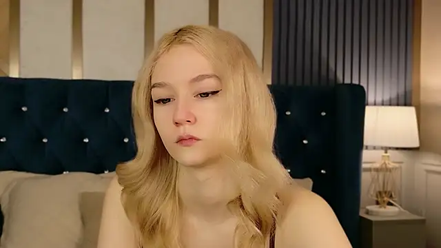 NaomiLoys online show from 02/27/26, 10:37