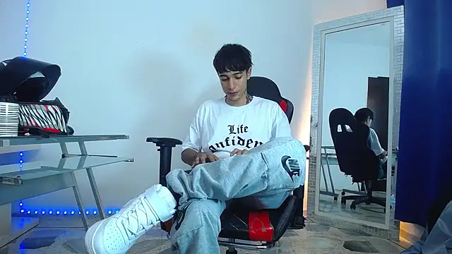 Zacktk7 online show from 12/23/24, 11:17