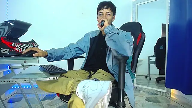 Zacktk7 online show from 12/30/24, 11:17