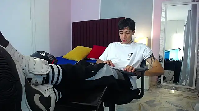 Zacktk7 online show from 01/02/25, 01:27