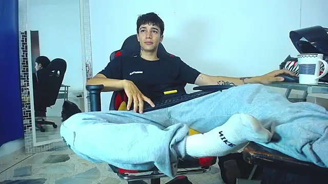 Zacktk7 online show from 01/10/25, 08:26