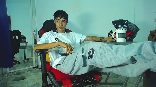 Zacktk7 online show from 01/14/25, 08:04