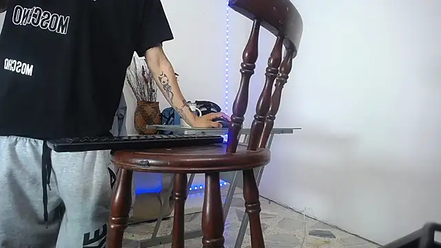 Zacktk7 online show from 01/18/25, 04:31