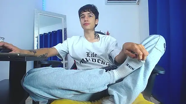 Zacktk7 online show from 02/01/25, 05:05