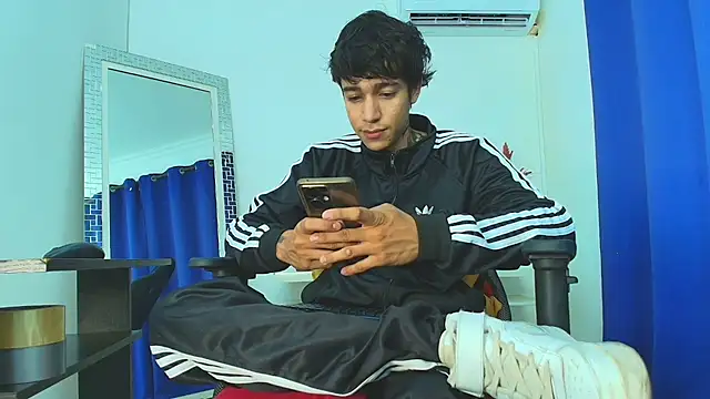 Zacktk7 online show from 02/19/25, 08:31