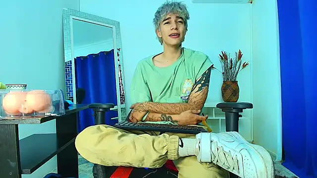 Zacktk7 online show from 02/28/25, 08:07