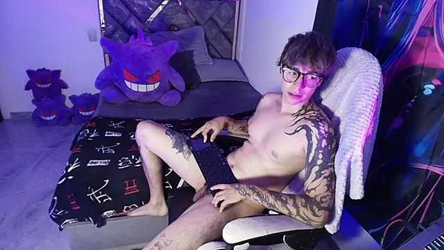 Zacktk7 online show from 04/21/26, 01:42