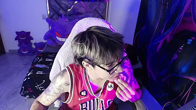 Zacktk7 online show from 04/21/26, 02:51