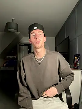 MikesWood21 online show from 12/02/24, 04:42