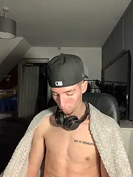 MikesWood21 online show from 12/05/24, 04:42