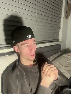 MikesWood21 online show from 12/20/24, 04:09