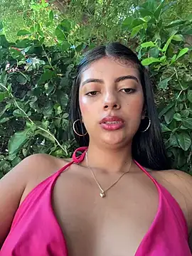 Snapshot of Baby_Niels chatting on 01/19/25, 04:14 Baby Niels online show from 01/19/25, 04:14