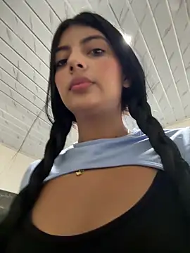 Snapshot of Baby_Niels chatting on 03/04/25, 03:59 Baby Niels online show from 03/04/25, 03:59