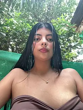 Snapshot of Baby_Niels chatting on 03/11/25, 04:40 Baby Niels online show from 03/11/25, 04:40