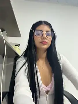 Snapshot of Baby_Niels chatting on 11/26/25, 08:54 Baby Niels online show from 11/26/25, 08:54