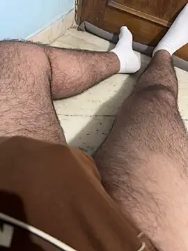 Snapshot of studdboyy chatting on 12/03/24, 03:44 studdboyy online show from 12/03/24, 03:44