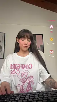 itsemiliasommer online show from 12/31/24, 06:46