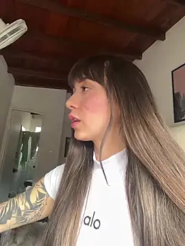 itsemiliasommer online show from 02/21/25, 09:11