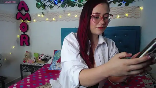 Snapshot of zarquita99 chatting on 12/11/24, 12:23 zarquita99 online show from 12/11/24, 12:23