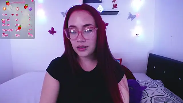 Snapshot of zarquita99 chatting on 12/23/25, 06:44 zarquita99 online show from 12/23/25, 06:44