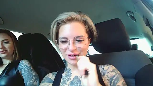 Snapshot of Alexandersonxo chatting on 12/19/24, 10:02 Alexandersonxo online show from 12/19/24, 10:02