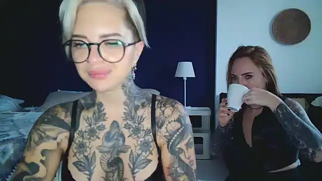 Snapshot of Alexandersonxo chatting on 03/04/25, 11:32 Alexandersonxo online show from 03/04/25, 11:32