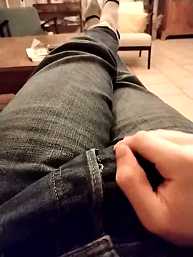 Snapshot of JulesG18 chatting on 02/21/26, 06:20 JulesG18 online show from 02/21/26, 06:20