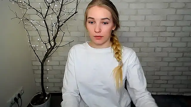 Queen ofLove online show from 03/19/25, 06:01