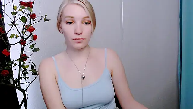 Queen ofLove online show from 04/17/26, 01:36