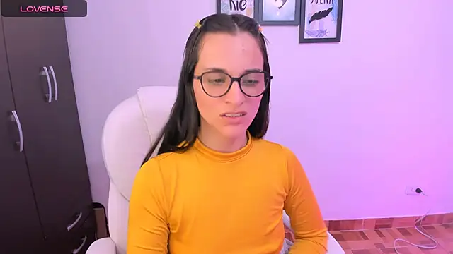 mariaan m  online show from 02/11/25, 11:44