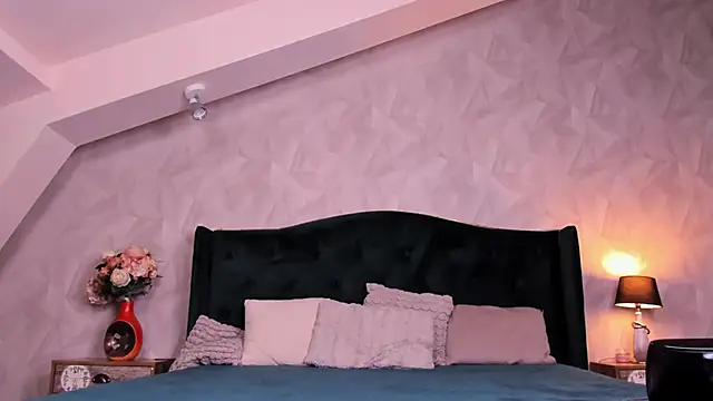 BaileyHays online show from 12/07/24, 06:43