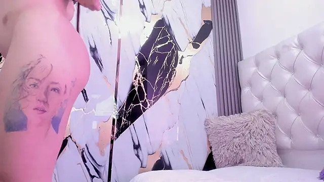 sophiee evanss  online show from 12/17/24, 12:54