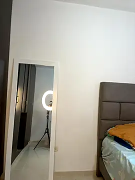 sophiee evanss  online show from 11/19/25, 01:11