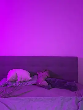 lunawolf21 online show from 12/27/24, 07:18