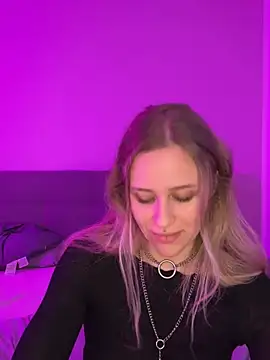 lunawolf21 online show from 01/12/25, 07:11