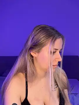 lunawolf21 online show from 02/02/25, 07:30