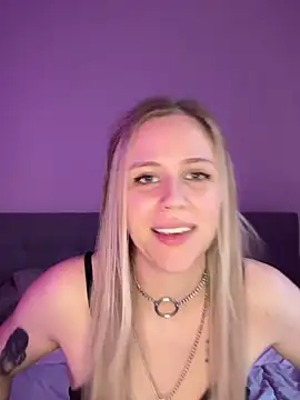 lunawolf21 online show from 02/23/25, 07:11