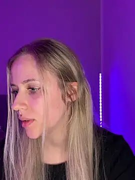 lunawolf21 online show from 03/03/25, 05:39