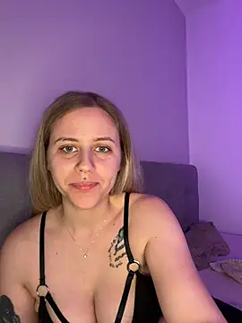 lunawolf21 online show from 01/14/26, 07:36