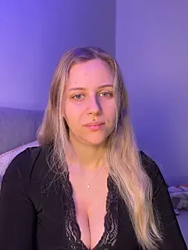 lunawolf21 online show from 02/03/26, 07:24