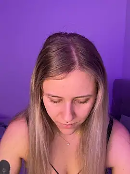 lunawolf21 online show from 02/17/26, 07:27