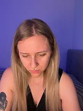 lunawolf21 online show from 03/09/26, 07:23