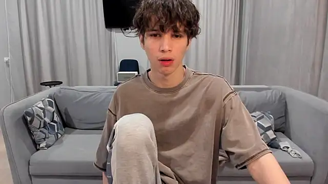 Snapshot of Im_Shine_Guy chatting on 12/05/24, 06:11 Im Shine Guy online show from 12/05/24, 06:11