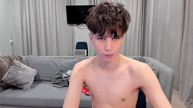 Snapshot of Im_Shine_Guy chatting on 12/17/24, 10:43 Im Shine Guy online show from 12/17/24, 10:43