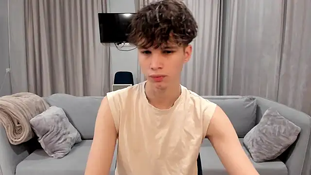 Snapshot of Im_Shine_Guy chatting on 12/22/24, 07:52 Im Shine Guy online show from 12/22/24, 07:52