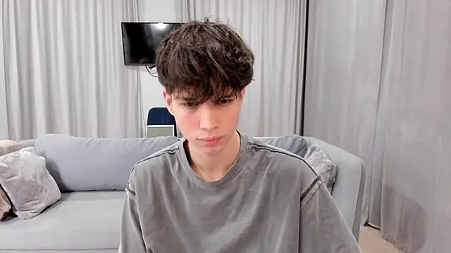 Snapshot of Im_Shine_Guy chatting on 12/25/24, 08:28 Im Shine Guy online show from 12/25/24, 08:28