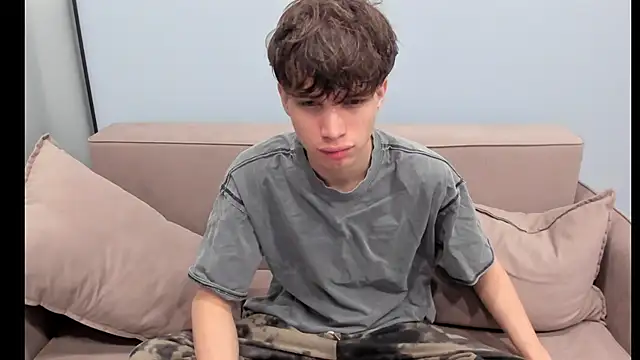 Snapshot of Im_Shine_Guy chatting on 10/12/25, 02:43 Im Shine Guy online show from 10/12/25, 02:43