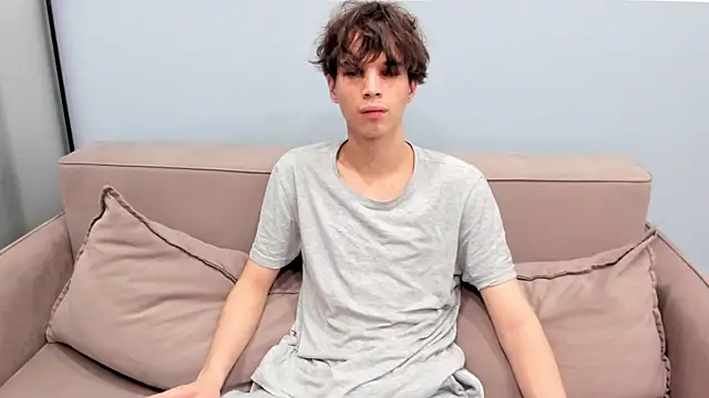 Snapshot of Im_Shine_Guy chatting on 11/21/25, 03:44 Im Shine Guy online show from 11/21/25, 03:44